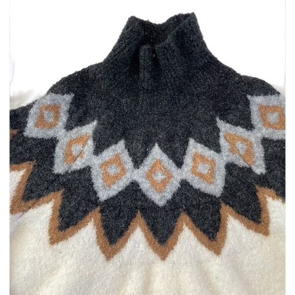 Abercrombie & Fitch Turtleneck Sweater | Fair Isle Cream Geometric Yoke - Picture 10 of 10